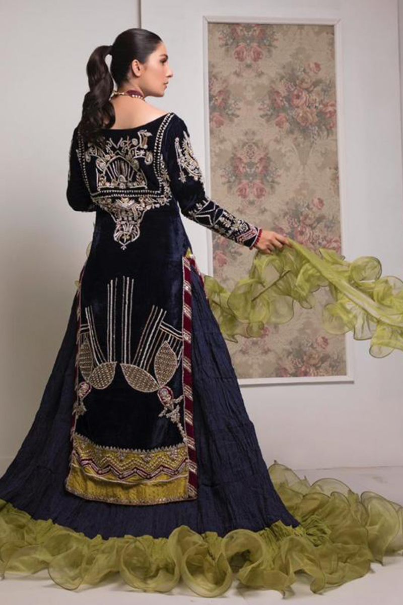 Ayeza khan dress clearance design